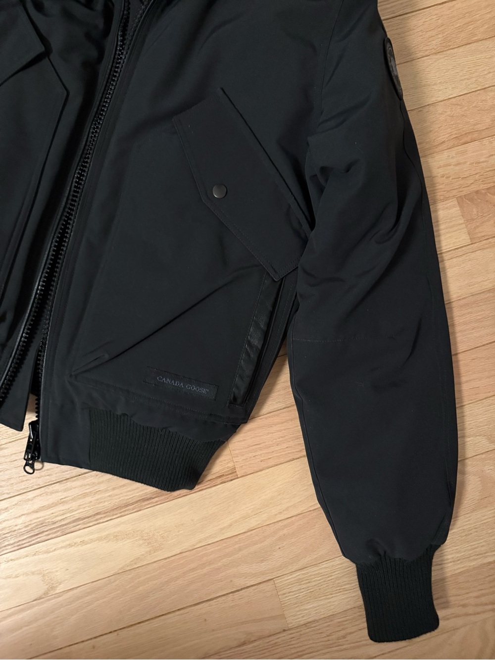 Like new Canada Goose Bomber Jacket with Sherpa Collar - Picture 4 of 15